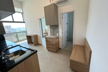 Apartamento mobiliado para locação em Moema com uma vaga de garagem