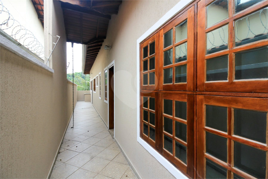 Casa térrea assobradada