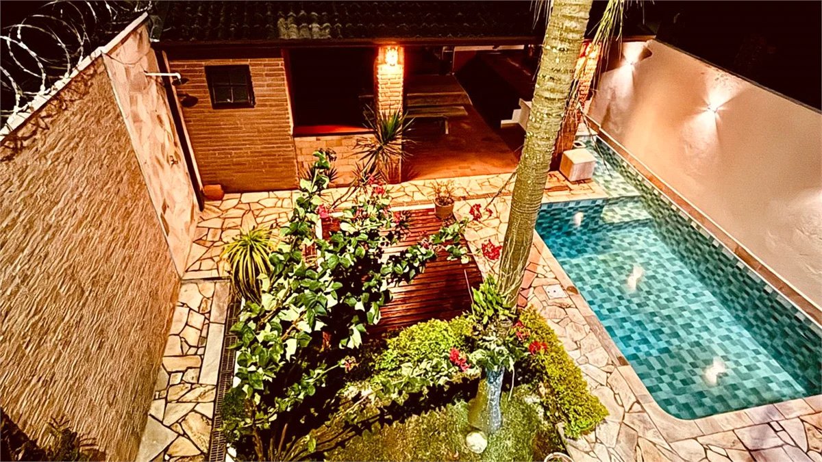 Sobrado à venda com 3 quartos, sendo 1 suíte,  em Chácara Recanto Verde, Cotia, SP