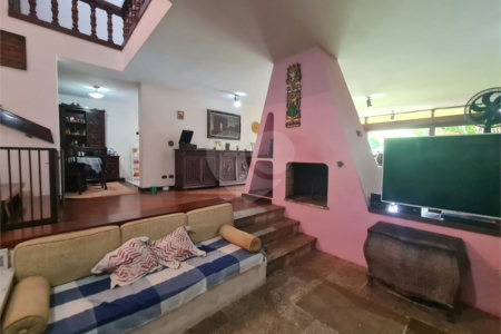 Casa à venda com 3 quartos, sendo 1 suíte, em Interlagos, São Paulo, SP