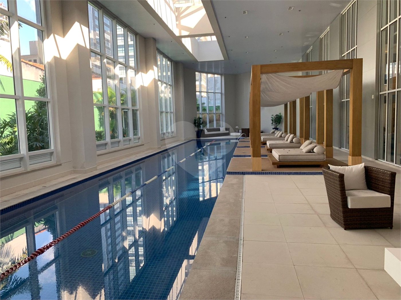 Apartamento venda / locação Vila Nova Conceição, 80m², andar alto, 1 suíte e 2 vagas