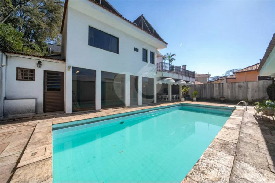 Casa Alto Padrão.Localização excelente. Venha conhecer. Agende uma visita.