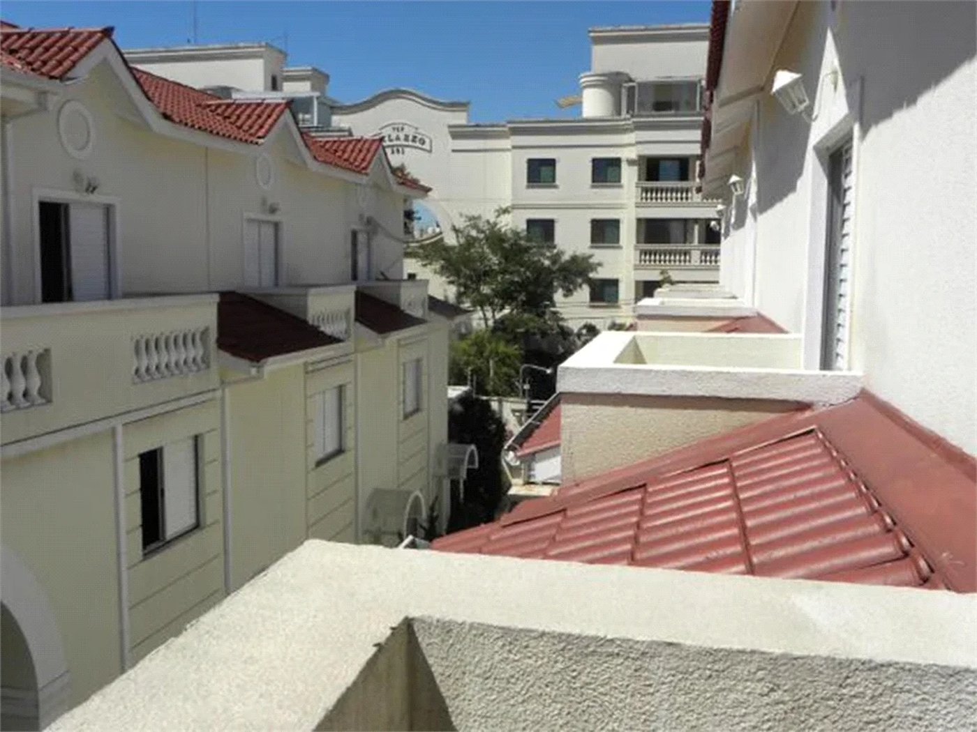Casa à venda com 3 quartos, sendo 1 suíte,  no condomínio Villas de São Francisco, São Paulo - SP