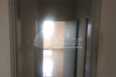 Casa térrea com 2 dormitórios.