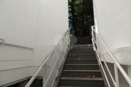 Excelente Casa Térrea Comercial em Região Nobre !!!