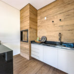 Indaiatuba - Condomínio Milano - Sobrado - 350 m² de terreno - 240 m² de área construída - 4 vagas de garagem, sendo 2 cobertas - Salas de estar e jantar integradas - 3 suítes com closet e varanda no pavimento superior - Escritório no térreo - Espaço gourmet com churrasqueira - Banheiro externo