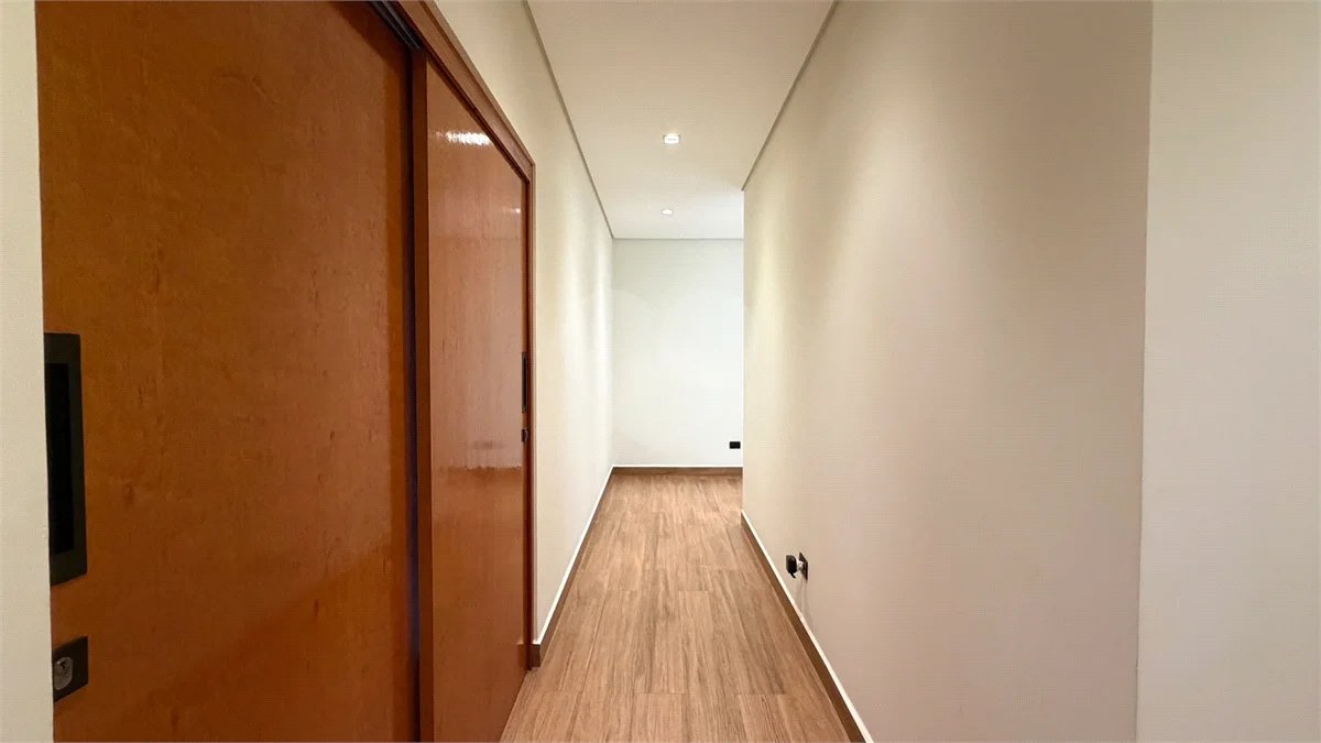 Casa de alto padrão com 3 suítes no Condomínio Damha 2,