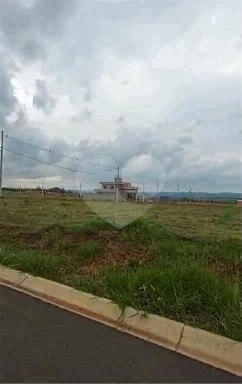 Terreno de 274,68 m² no Residencial Villeneuve