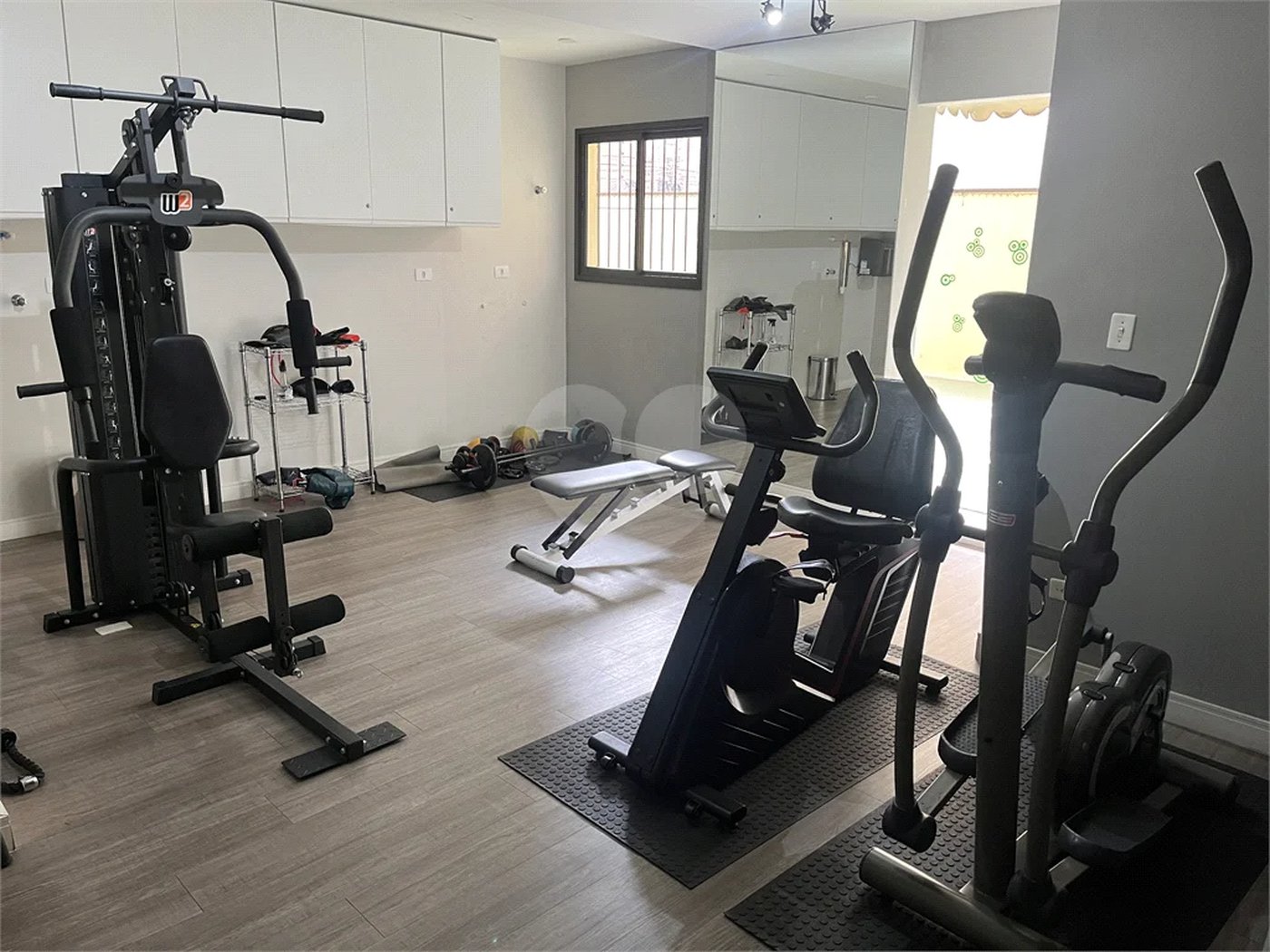 Apartamento de 01 dormitório com terraço e vaga perto do metrô