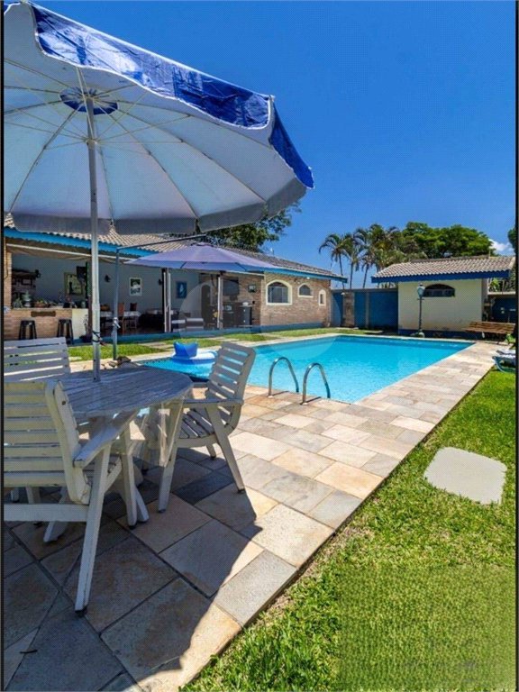 Casa com 6 Quartos e 8 banheiros à Venda, 1500 m² de Terreno em Atibaia/SP