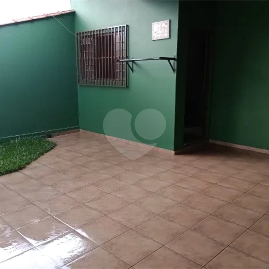 CASA A VENDA NO JARDIM SANTA JÚLIA COM 3 DORMITÓRIOS, 1 BANHEIRO, 2 VAGAS, SÃO JOSÉ DOS CAMPOS/SP.