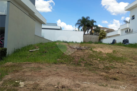 Terreno para venda no condomínio de alto padrão DAMHA II