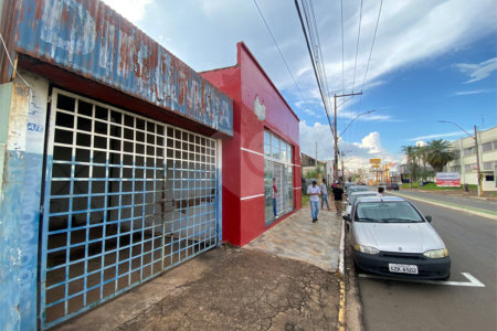 Galpão comercial na Avenida São Carlos- Vila Lutfalla