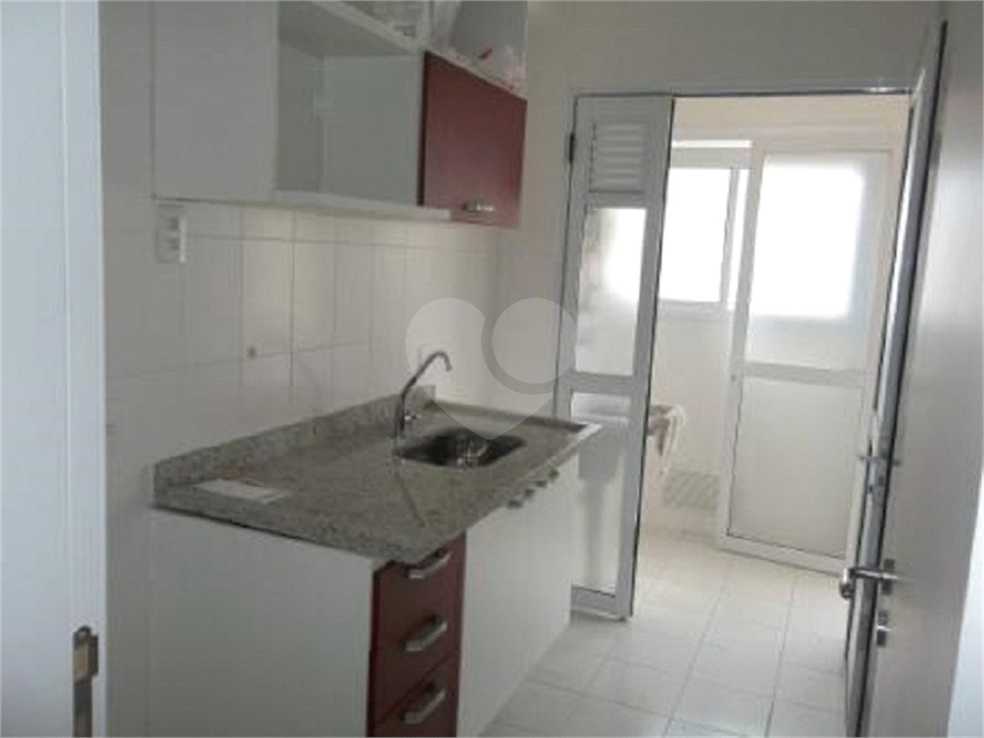 Lindo apartamento residencial mobiliado localizado na Vila Gumercindo.