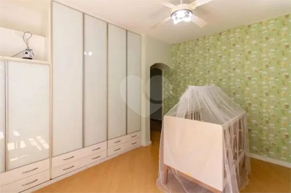 Sobrado à venda no Jardim Bom Clima, com 300 m² com 3 dormitórios piscina e churrasqueira