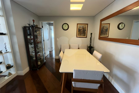 Apartamento à venda com 3 quartos, sendo 1 suíte, em Santo Amaro, São Paulo, SP