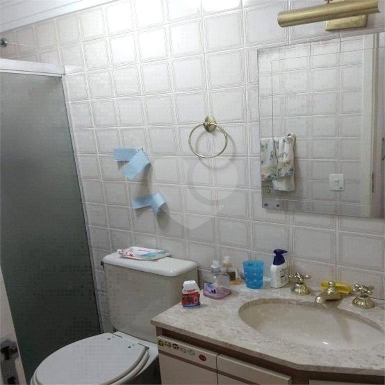 Apartamento na Vila Nova Conceição de 100m2 com 2 dorms, 1 suíte , 3 banheiros, 2 vagas. Estuda permuta.