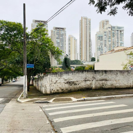 Terreno em Campo Belo