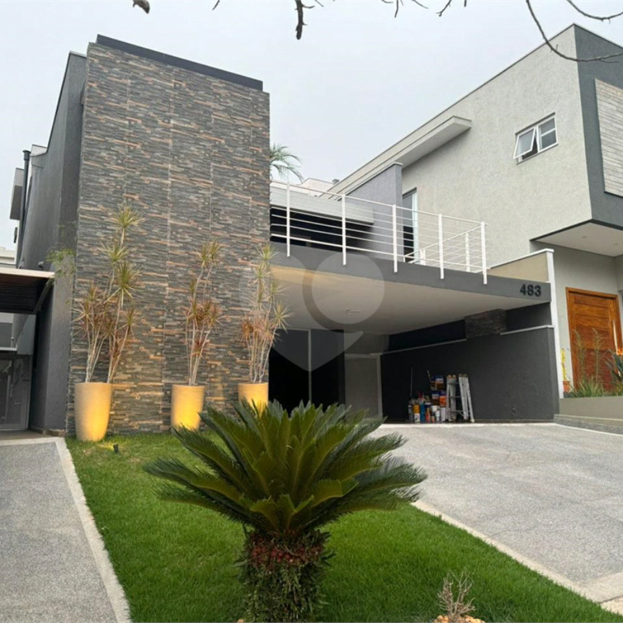 Sobrado no condomínio arua brisas 2 com 400m2