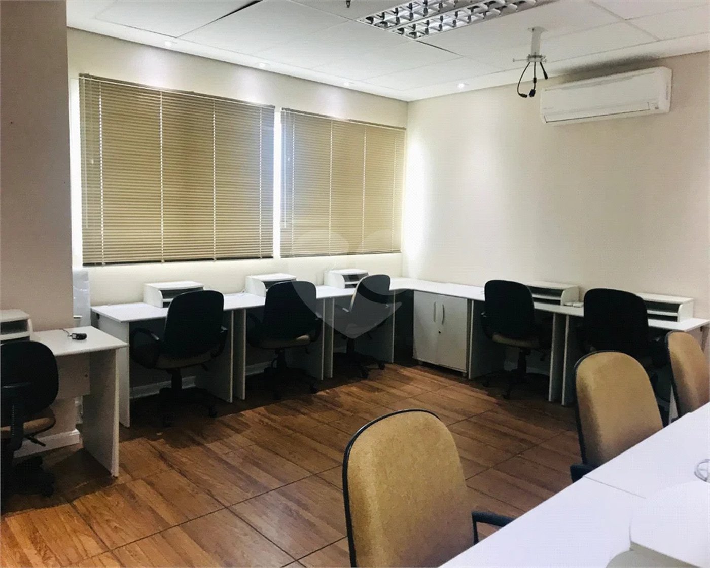 OPORTUNIDADE DOMO BUSINESS - MOBILIADA E PRONTA P/ USO!