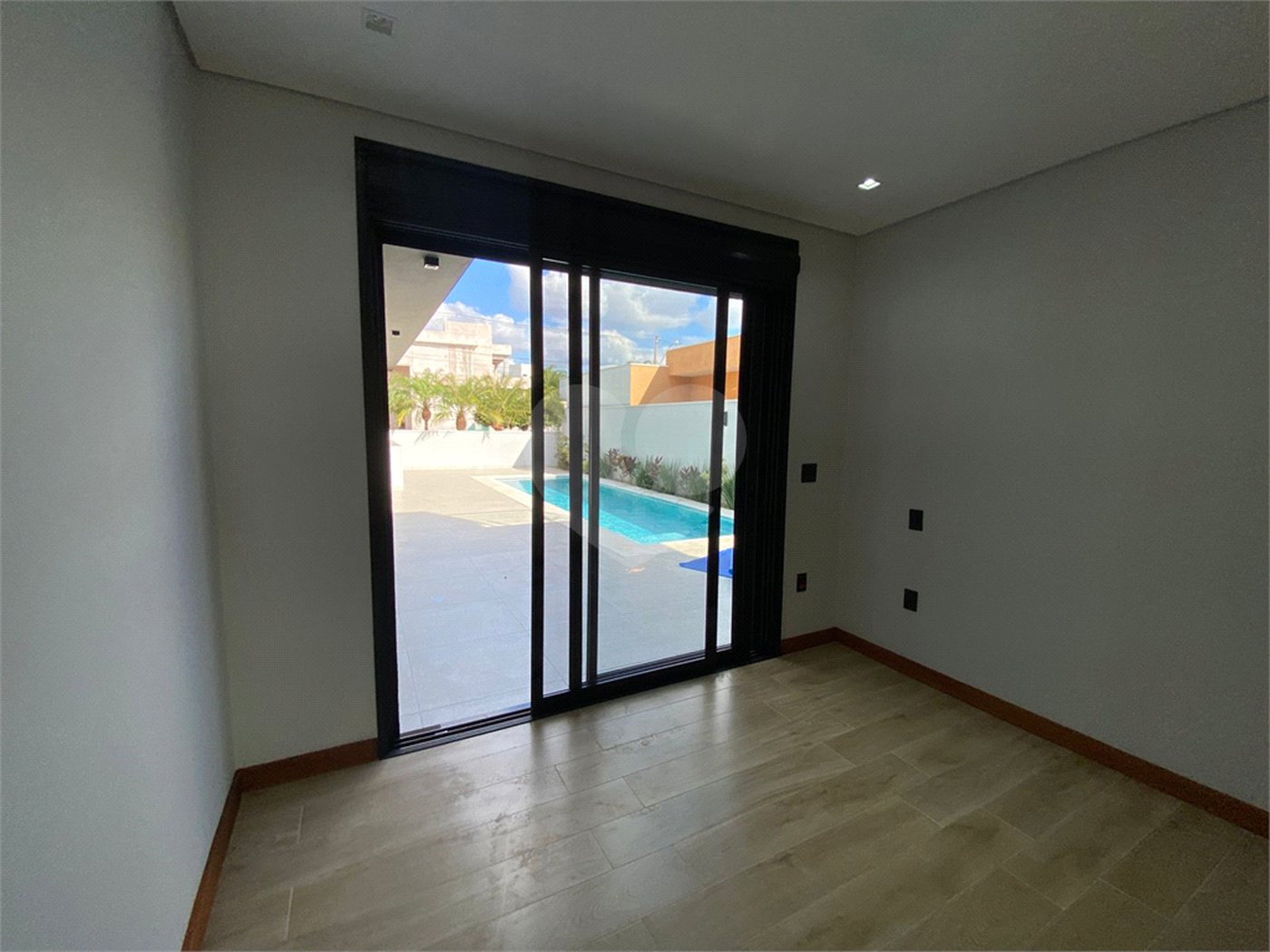 Casa à Venda no Condomínio Damha II