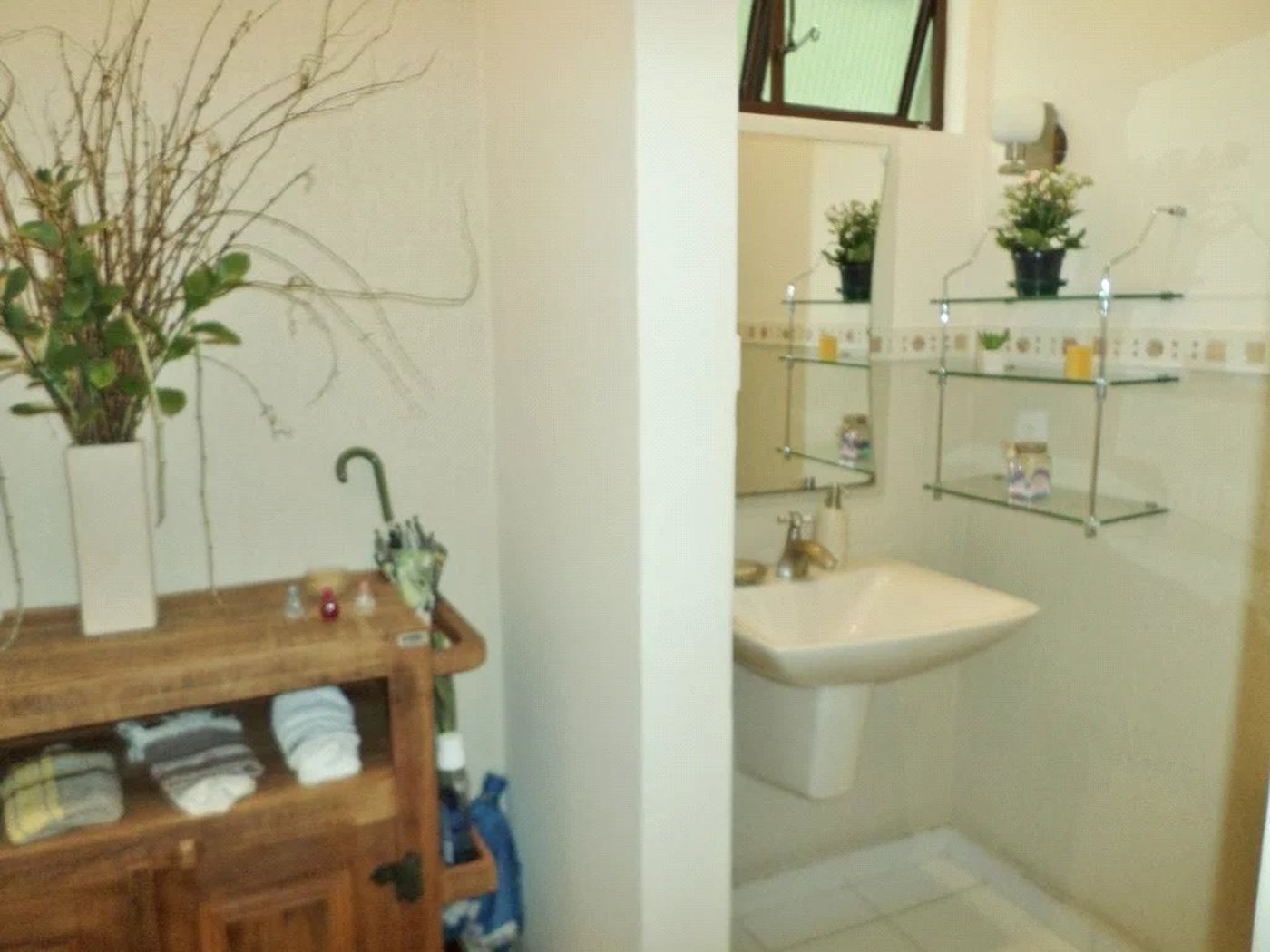 Casa à venda com 4 quartos, sendo 2 suítes, em Jardim Leonor, São Paulo, SP
