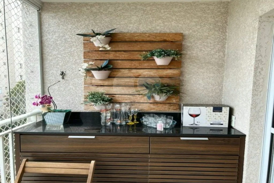 Apartamento à venda com 3 quartos, sendo 1 suíte,  em Vila Guilherme, São Paulo, SP