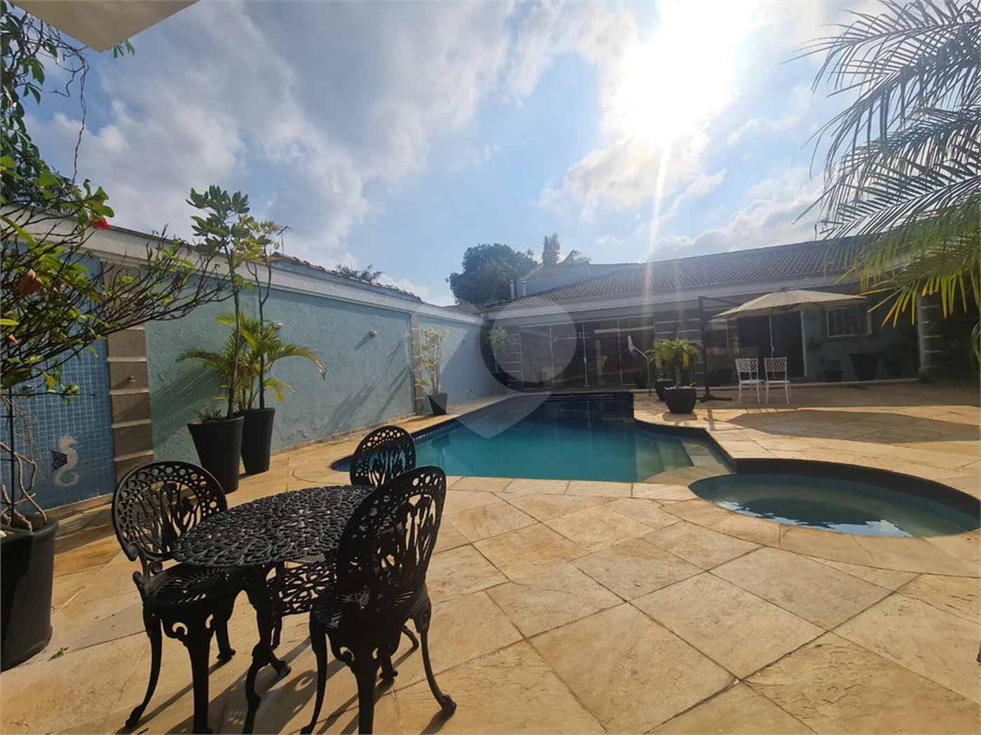 Casa à venda com 3 suítes em Interlagos, São Paulo, SP