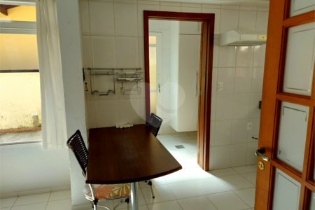 Casa charmosa e elegante localizada no deslumbrante Condomínio Villagio Capriccio Louveira SP