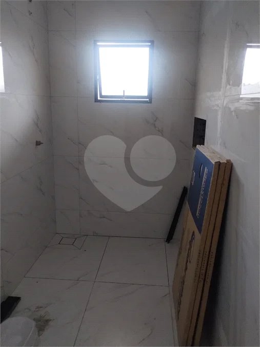 Casa em Atibaia com 3 dormitórios (1 suíte), sala 2 ambientes, piscina, 2 vagas de garagem, aceita financiamento