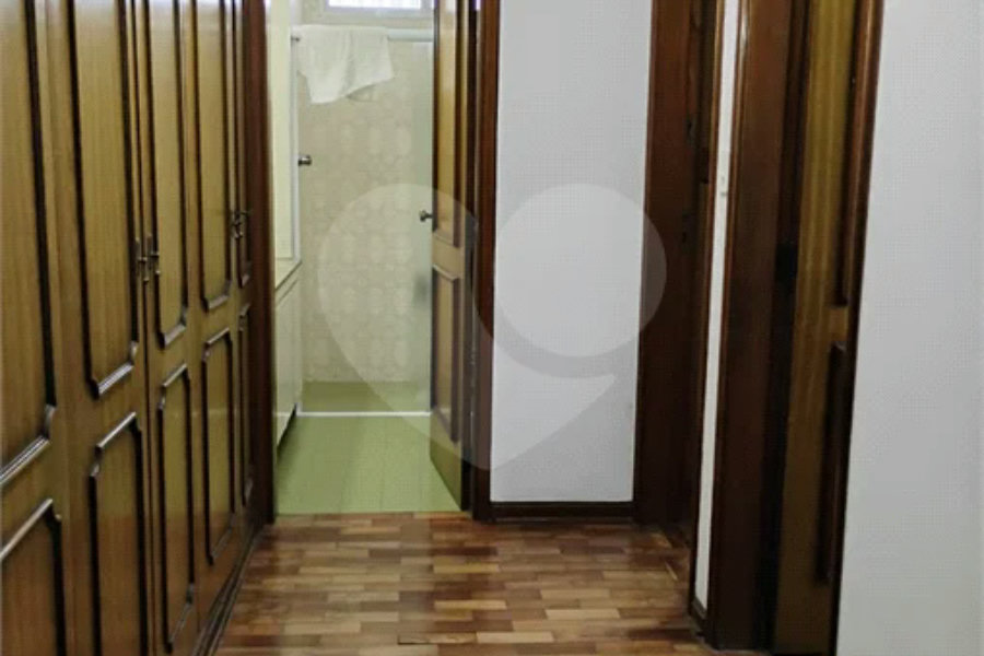 Espaçosa casa à venda na Vila Mascote
