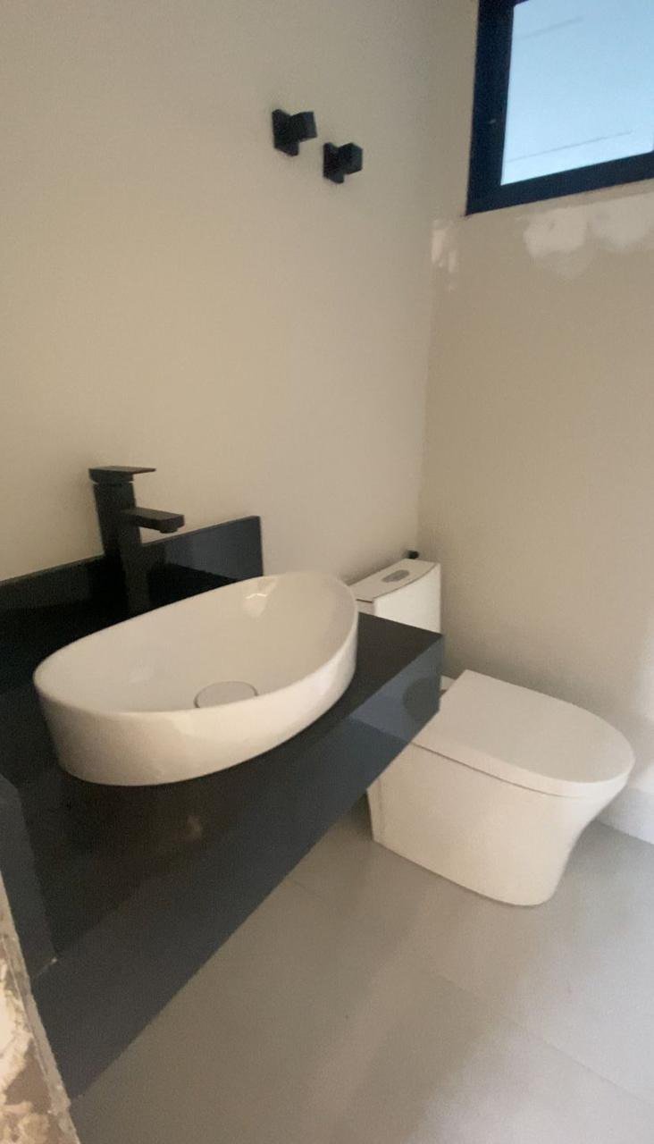 Casa à venda com 3 quartos, sendo 1 suíte, no condomínio Terras da Estancia, Paulínia- SP