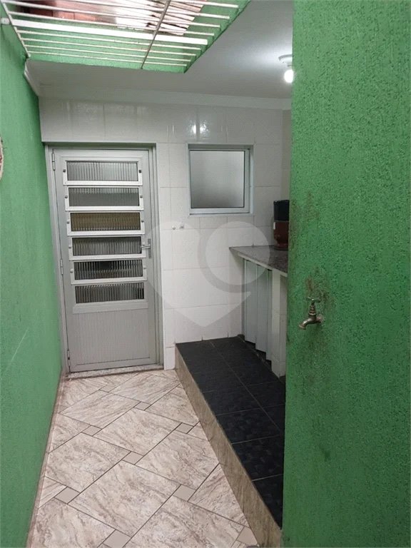 Sobrado à venda com 212 m², 2 quartos (suítes), 3 banheiros e 2 vagas de garagem, em São Caetano do Sul