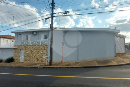 Casa à venda com 5 quartos, sendo 1 suíte, em Jardim Santa Paula, São Carlos, SP