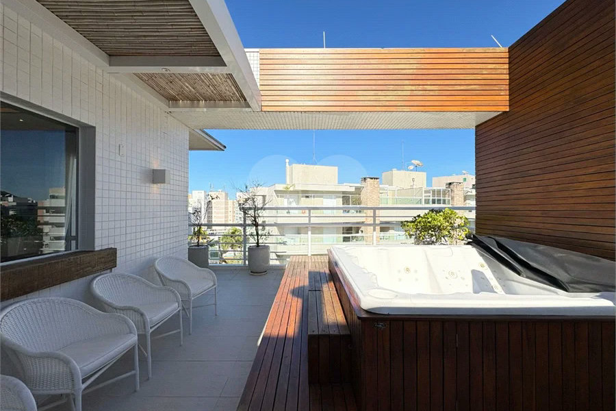 Cobertura à venda com 4 quartos, sendo 2 suítes,  em Riviera de São Lourenço, Bertioga, SP