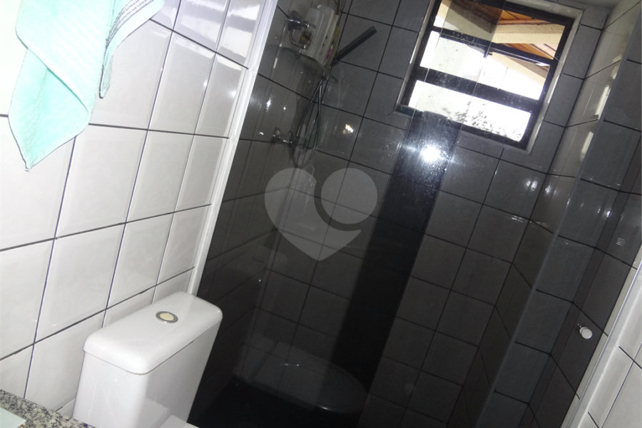 COBERTURA COM PISCINA E CHURRASQUEIRA NA CASA VERDE.