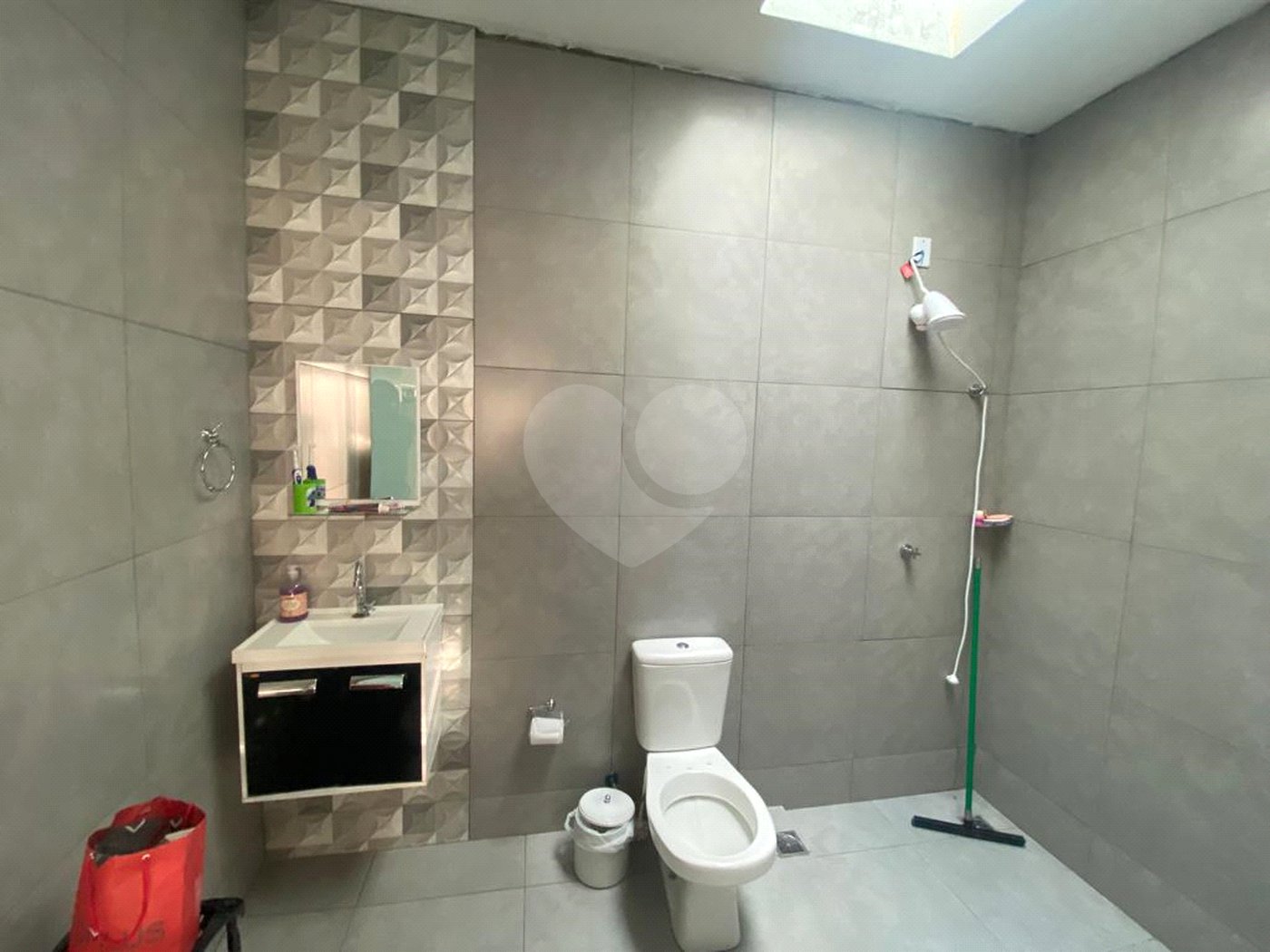 Excelente casa toda reformada e com otimo acabamento com churrasqueira e piscina