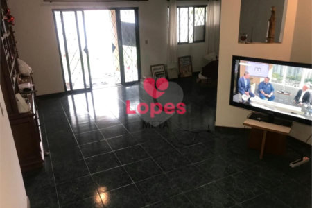 Excelente Casa a Venda no Bairro Jardim Esplanada, 3 dormitórios, sendo 2 suites São José do Campos