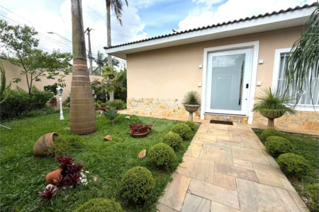 Casa Térrea de Alto Padrão à Venda no Bolsão de Interlagos