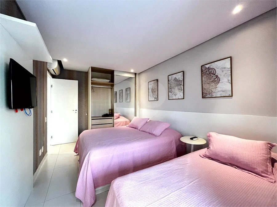 Apartamento à venda com 3 quartos, sendo 1 suíte, em Riviera de São Lourenço, Bertioga, SP