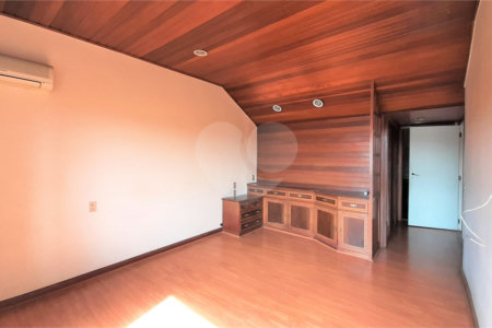 Casa Térrea à venda com 4 quartos, sendo 2 suítes, em Chácara Monte Alegre, São Paulo, SP