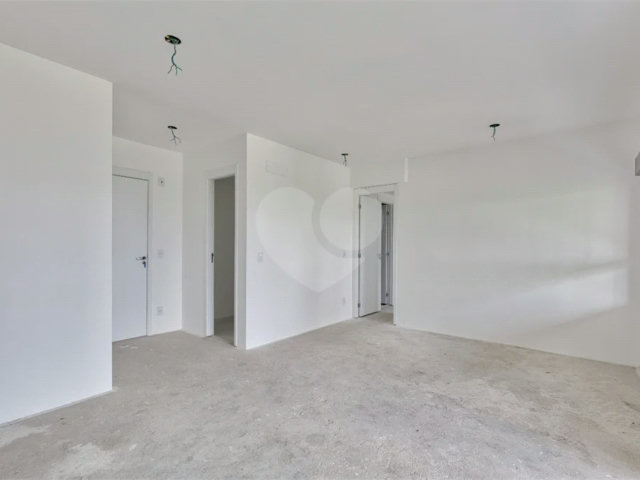 Apartamento à venda com 3 quartos, sendo 1 suíte,  em Alto da Boa Vista, São Paulo, SP