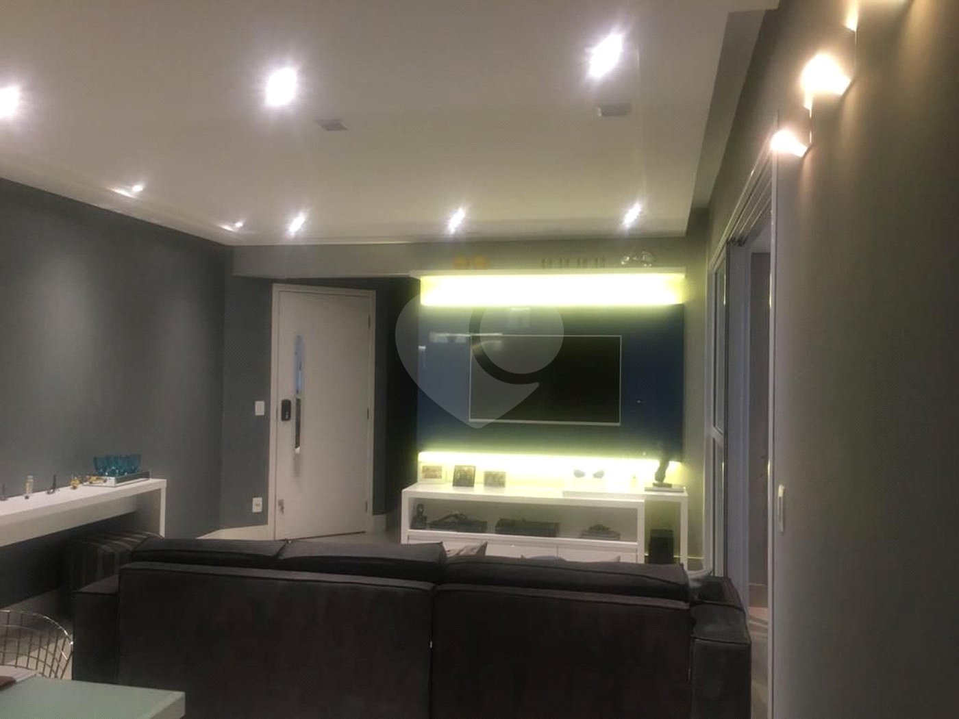Apartamento à venda com 3 suítes em Vila Bertioga, São Paulo, SP