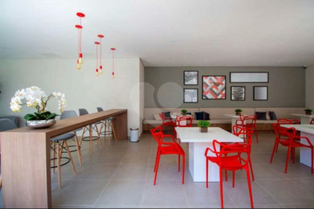 Apartamento mobiliado, novo, com 38m útil, ótima localização REF:903711