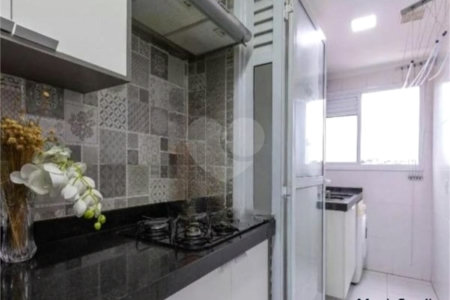 Apartamento com 68m², 2 dormitórios, 1 suíte, 1 vaga, à venda na Vila Ema.