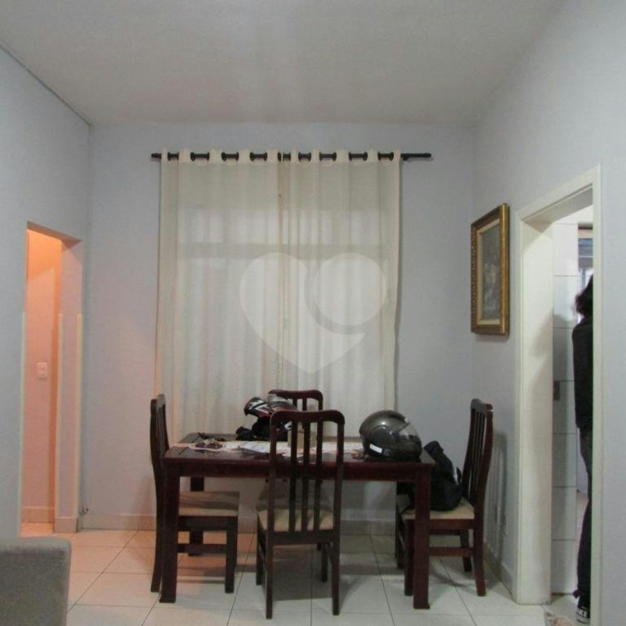 Apartamento de dois dormitórios para venda na Barra Funda.