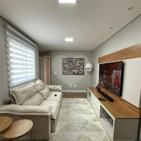 Apartamento de 100 m² à venda em Santo André, sem condomínio, com 2 quartos, 2 banheiros, móveis planejados, área gourmet e 1 vaga coberta e fixa. Excelente acabamento.