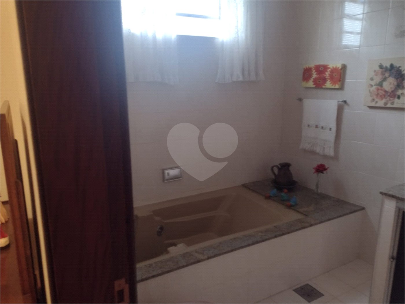 Chácara localizada no Condomínio Leila a venda.