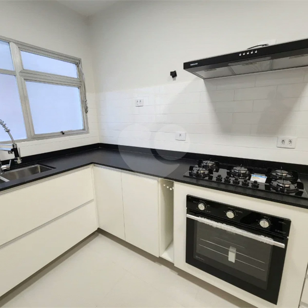 Apartamento à venda com 4 quartos, sendo 1 suíte, em Pinheiros, São Paulo, SP