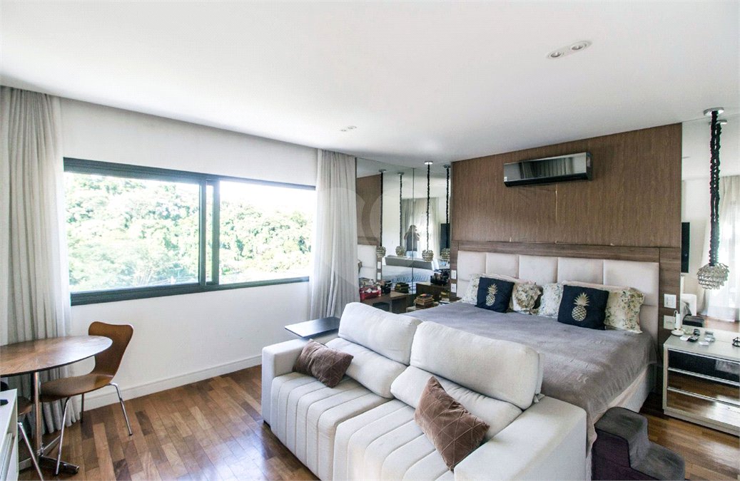 Casa de Alto Padrão à Venda no Residencial Campos do Conde – Santana de Parnaíba/SP
